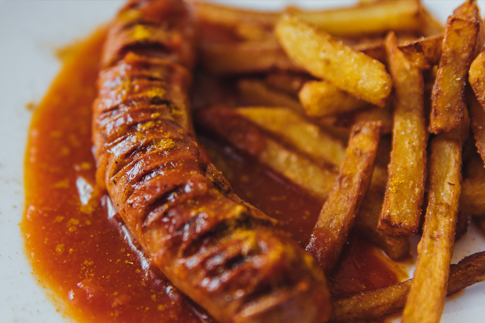 Currywurst Pommes